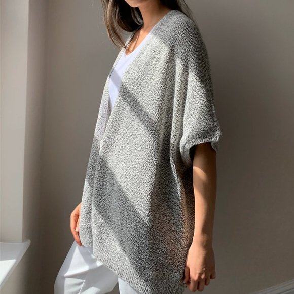 Aritzia | Community 'Ionic Cape' - Picture 2 of 6